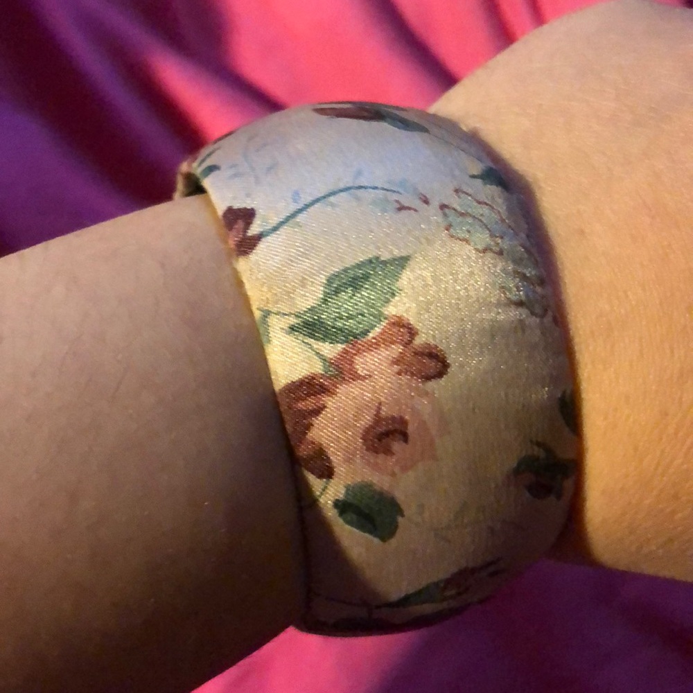 Floral print bracelet